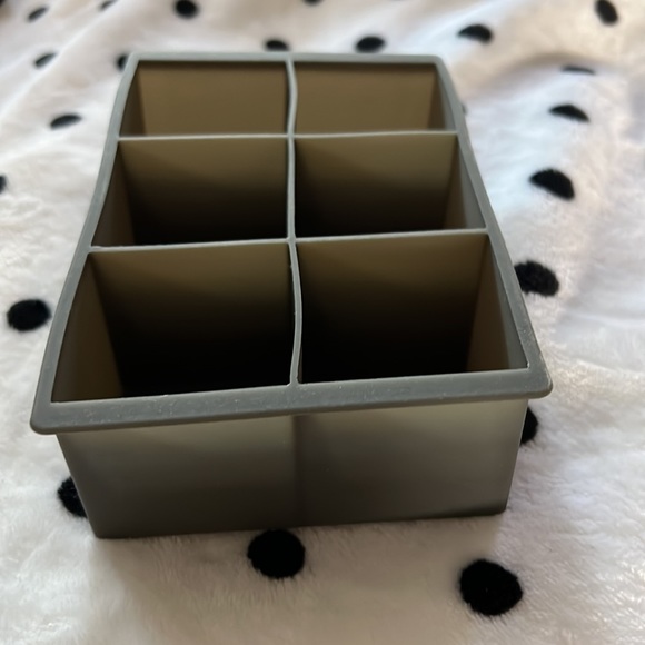 6 square ice cube tray - Picture 2 of 2